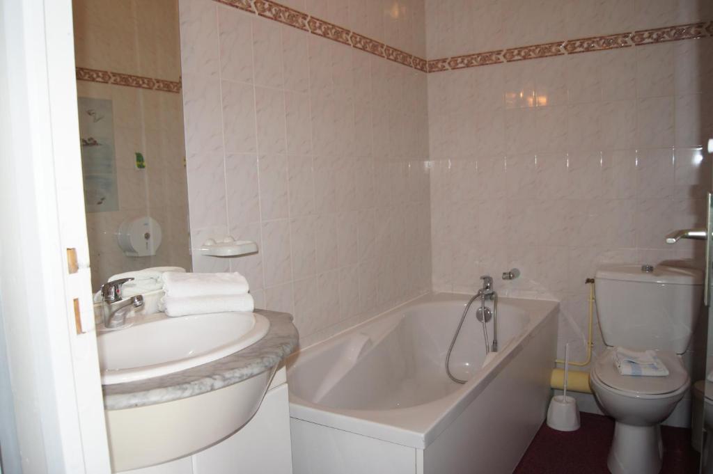 Aux Trois Jean Hotel Le Crotoy Room photo